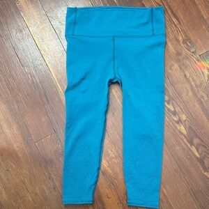 Lululemon Reveal Crop Interconnect in Pacific Teal